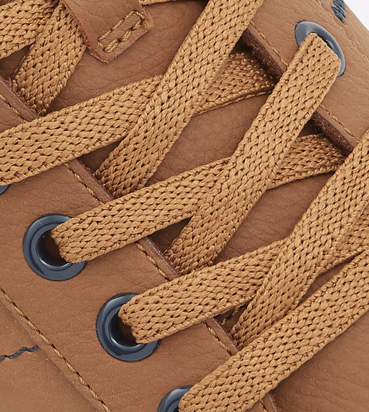 CITYWALK Round Toe Lace-Up Sneakers