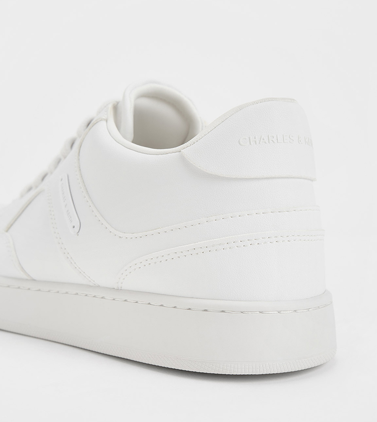 Round Toe Low Top Sneakers