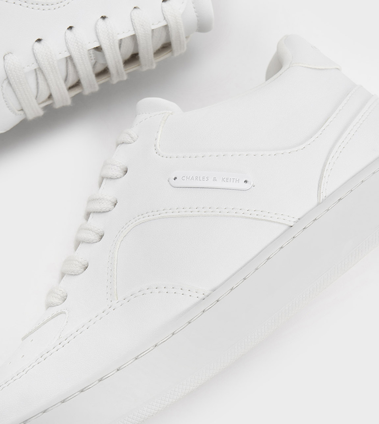 Round Toe Low Top Sneakers