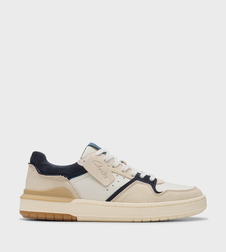 حذاءسنيكرزبرقبةقصيرة