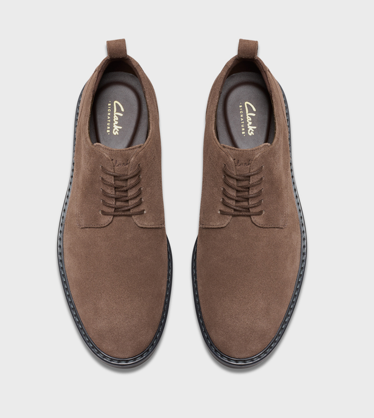 حذاء ديربي برباط