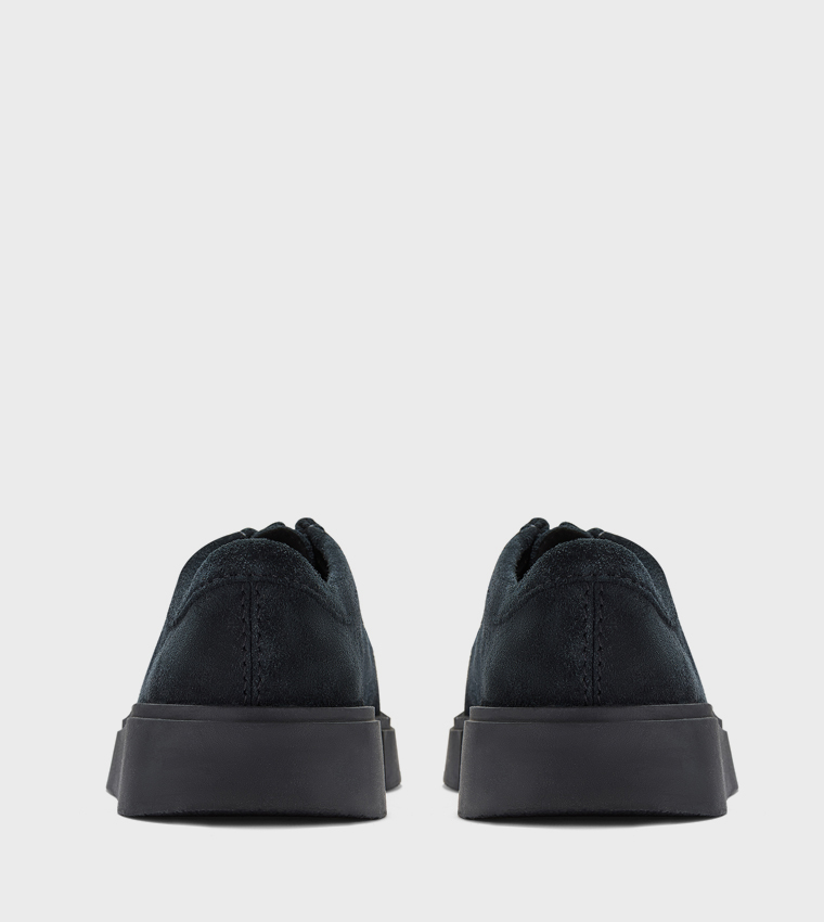 حذاء موكاسين برباط 