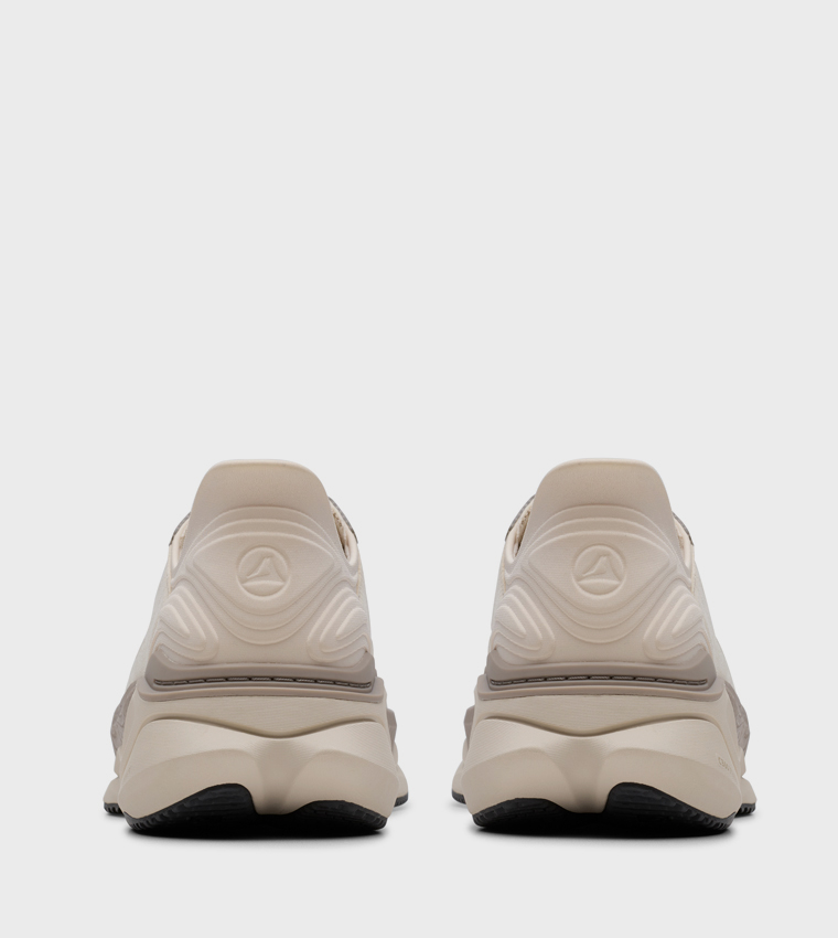 حذاء تمرين برباط 