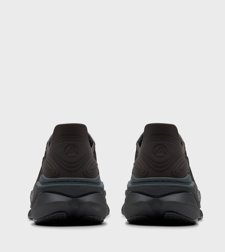 حذاء تمرين برباط 