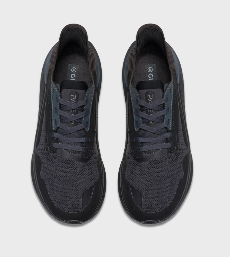 حذاء تمرين برباط 