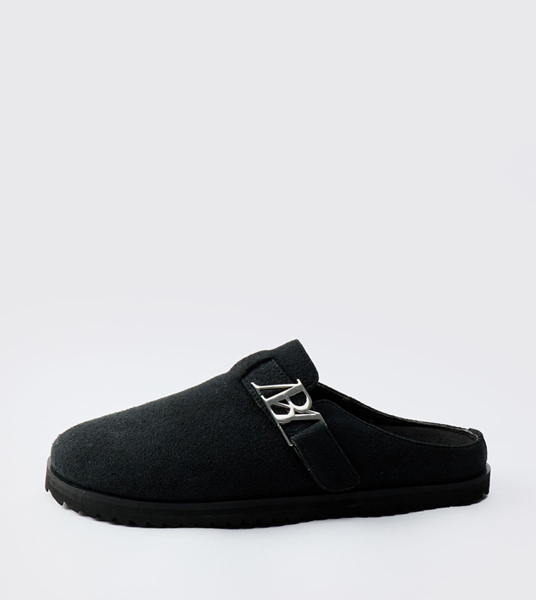 حذاء سليب اون بمقدمة دائرية 