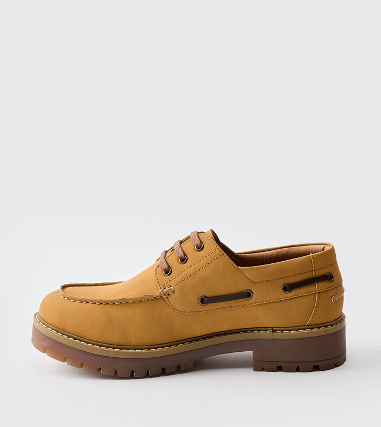 Round Toe Lace-Up Shoe