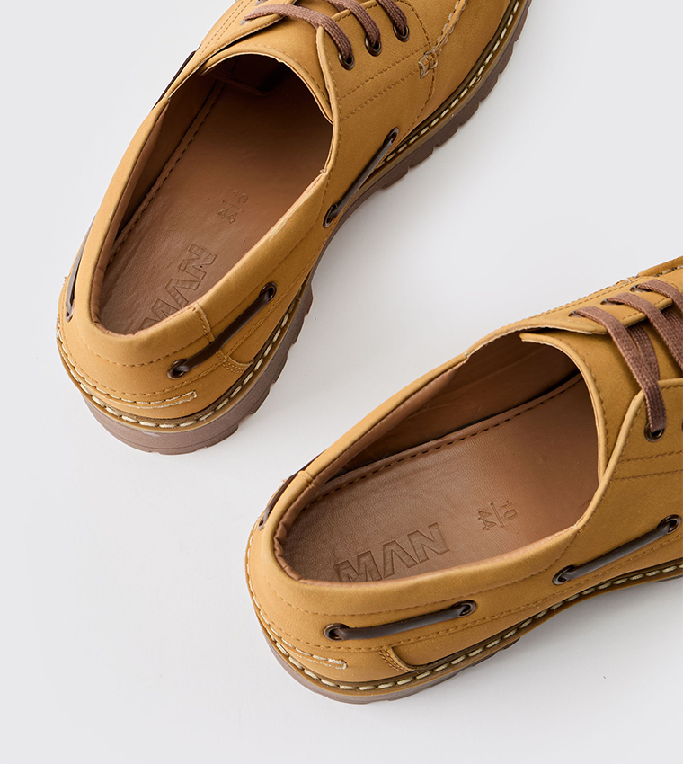 Round Toe Lace-Up Shoe