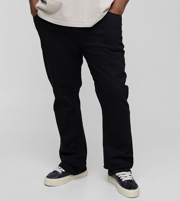 بنطال جينز واسع للمقاسات الواسعة والطويلة 