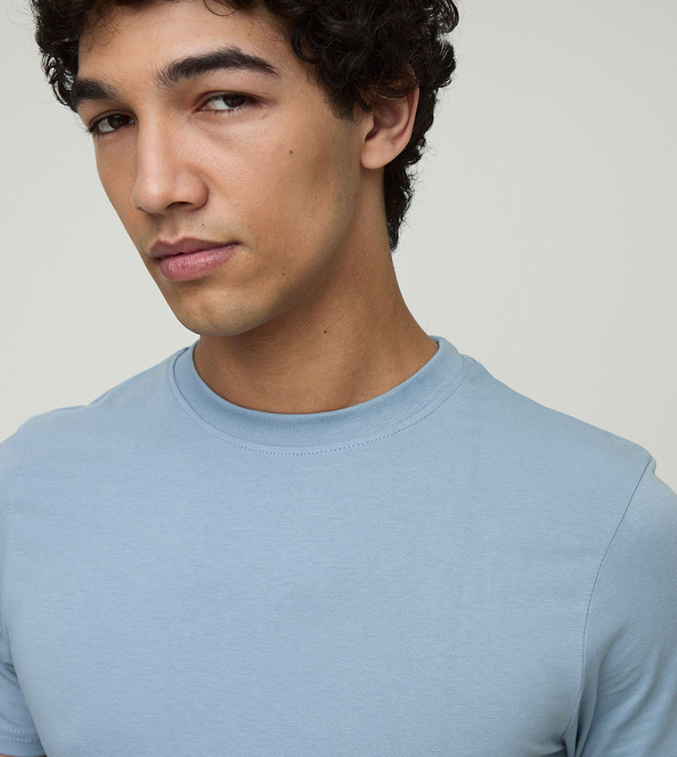 Solid Muscle Fit Crew Neck T-Shirt