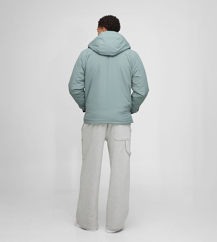 جاكيت نايلون مغسول بهودي 