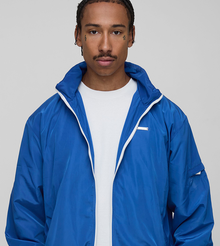 Regular Fit Nylon Funnel Neck Hooded Windbreaker Jacket