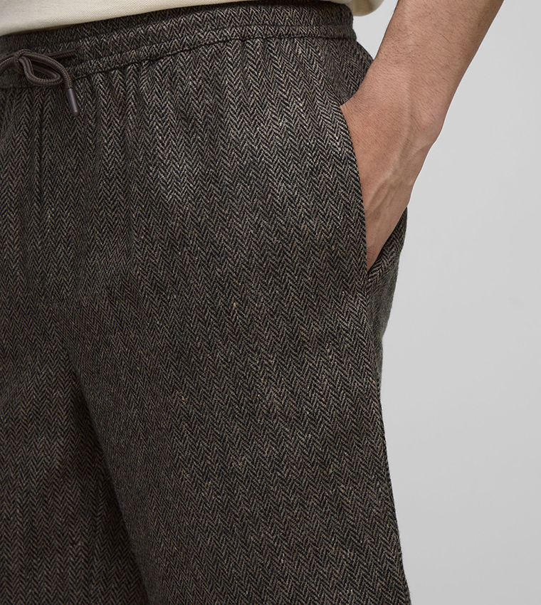 Drawstring Waist Relaxed Fit Herringbone Shorts