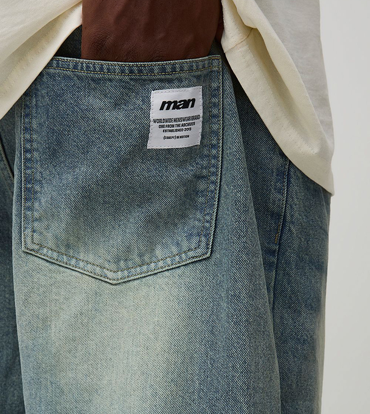Extreme Washed Tab Straight Fit Jeans