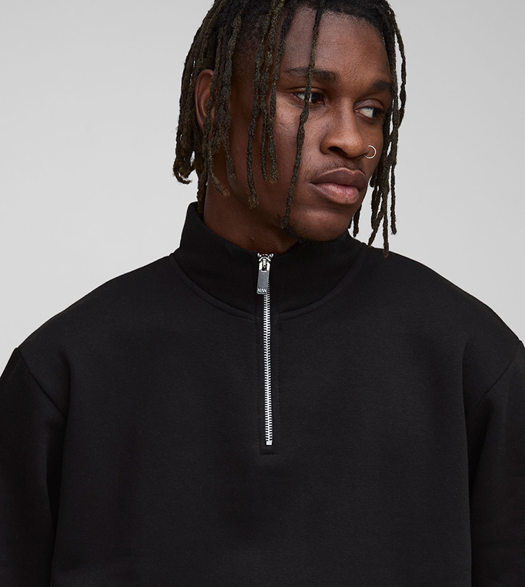 سويتشيرت أوفرسايز بياقة عالية للمقاسات الطويلة 