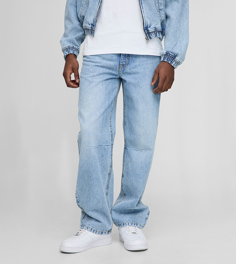 Washed Knee Dart Relaxed Fit Jeans
