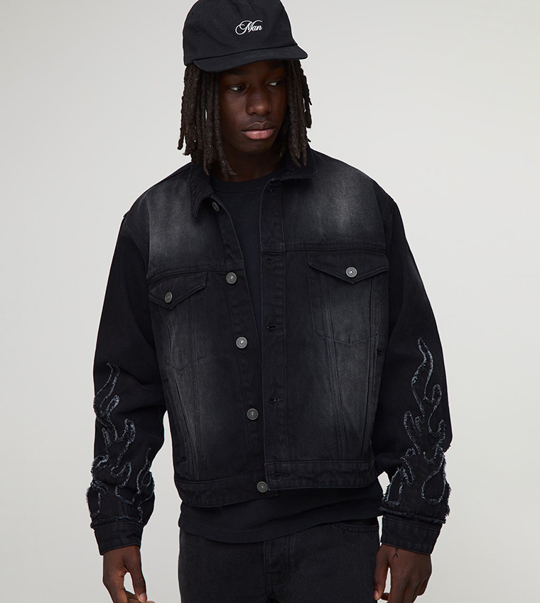 جاكيت بطبعة 