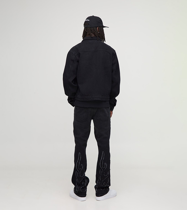 جاكيت بطبعة 