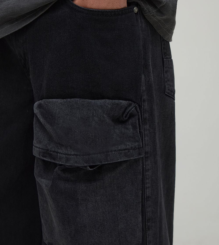 جينز واسع مغسول 