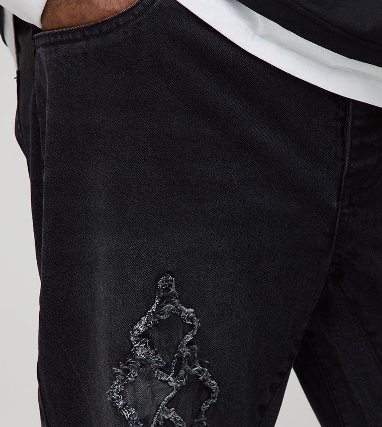 جينز فلير بقصة ضيقة 