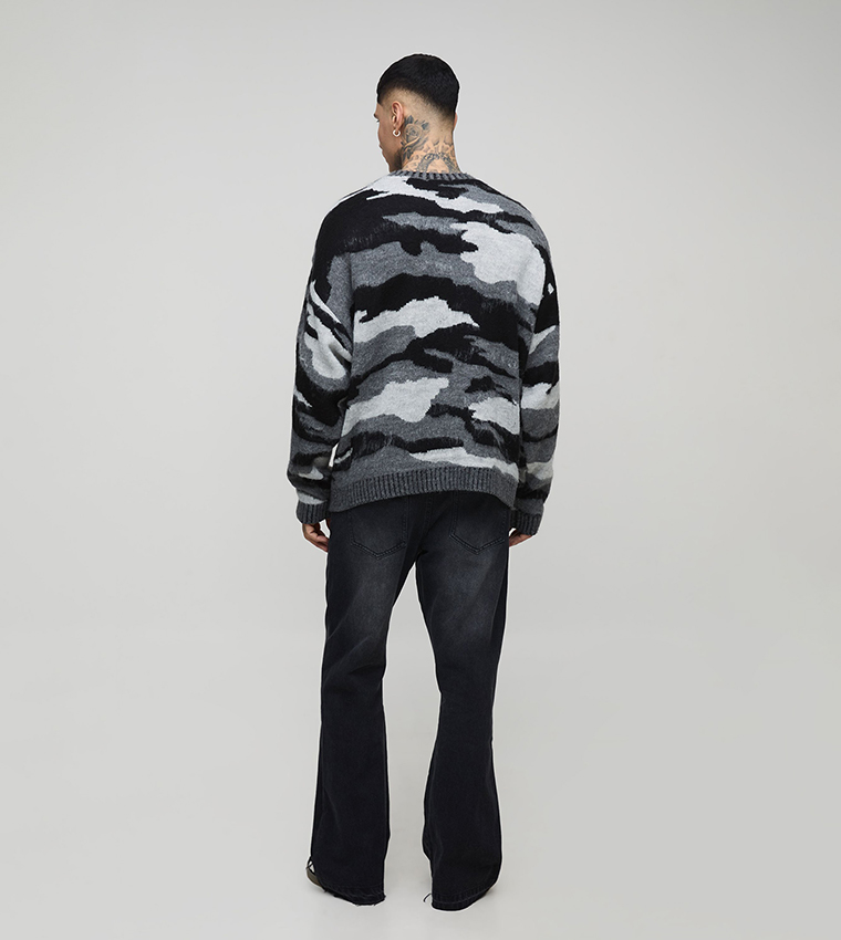 بنطال جينز اوسع للمقاسات الطويلة 