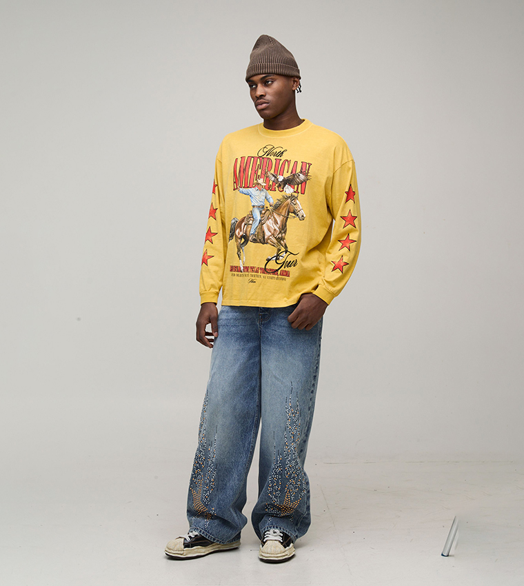 جينز بقصة واسعة 