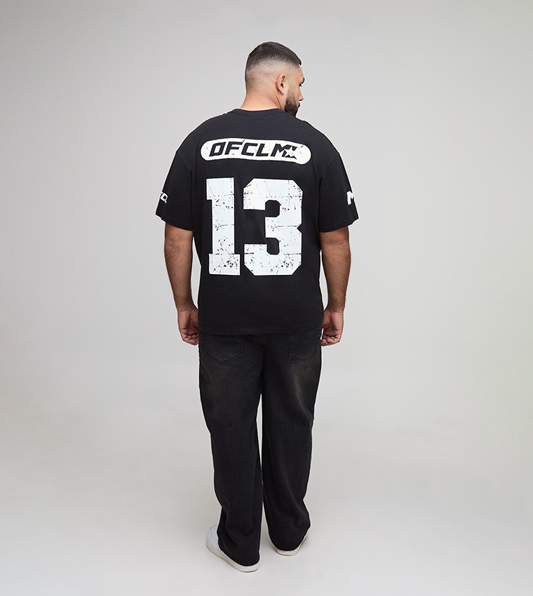 تيشيرت اوفرسايز بطبعة وكم قصير 