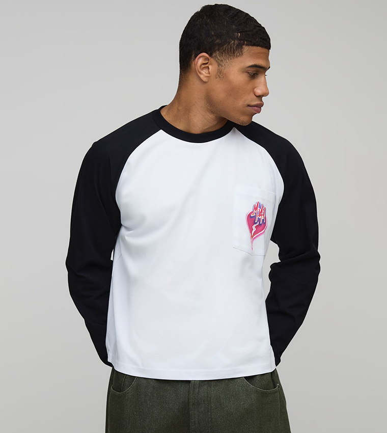 Graffiti Heart Printed Long Sleeves Boxy Fit T-Shirt