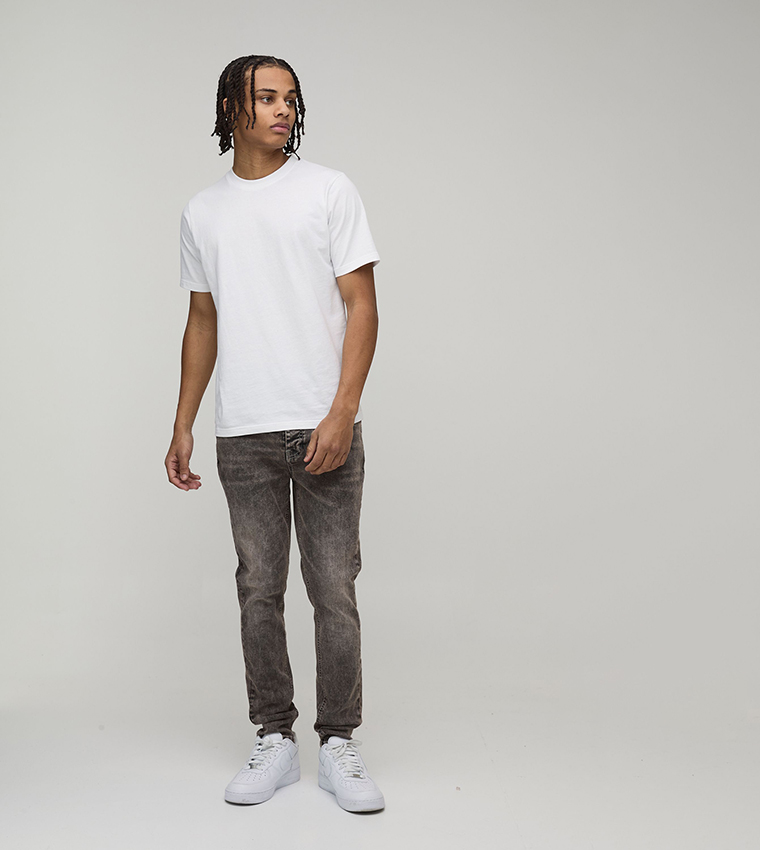 جينز ضيق بخصر عالي 