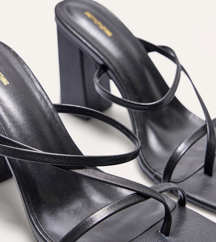 PU Toe Loop Strappy Block Heeled Sandals
