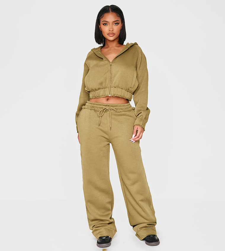 جاكيت هودي قصير للمقاسات المشدودة