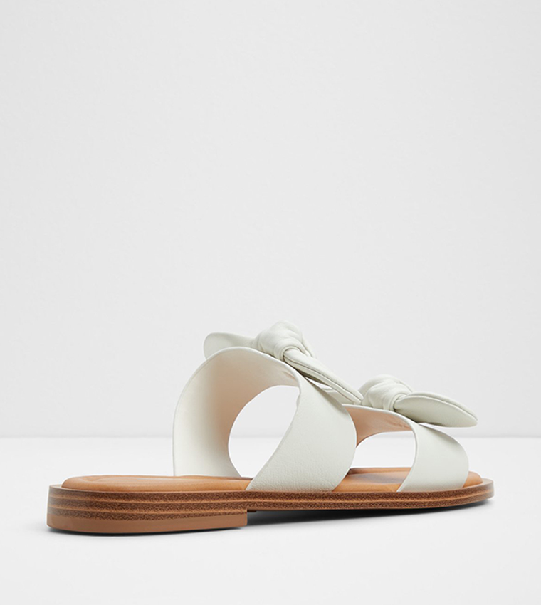 صندل كريكسيد فلات مزين بعقدة 