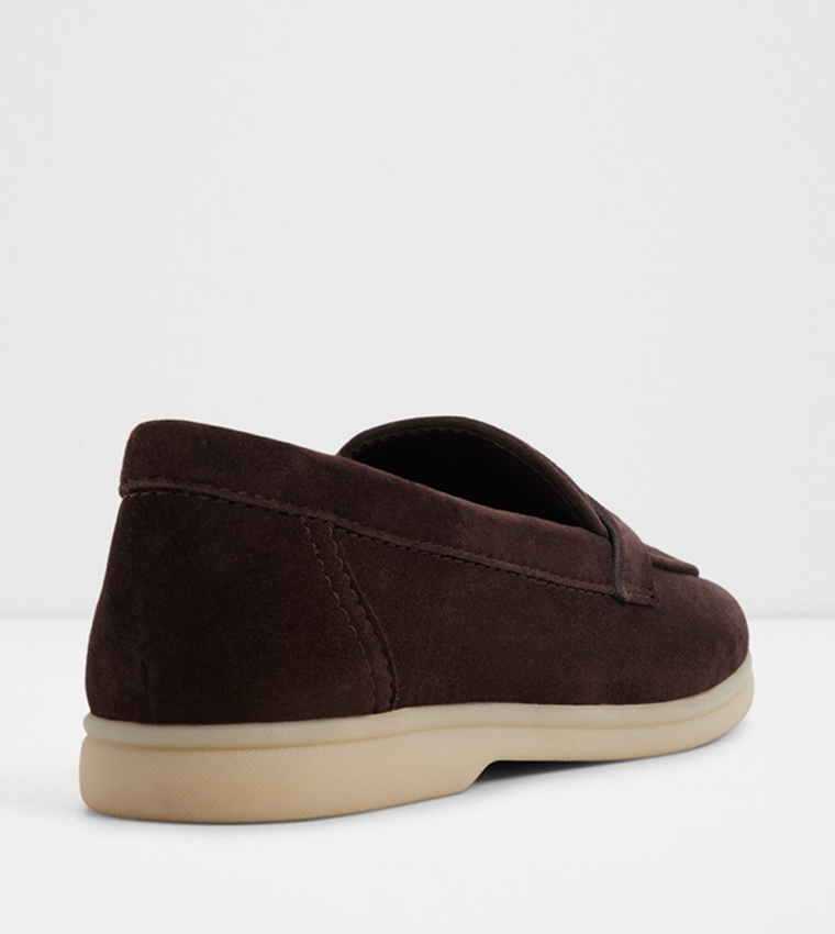 لوفر بإكسسوار معدني