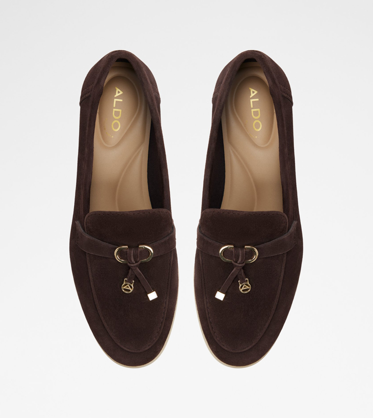 لوفر بإكسسوار معدني