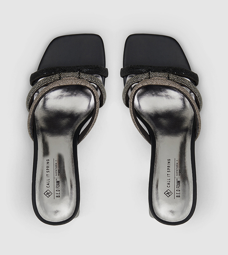 صندل كعب بمقدمة مفتوحة