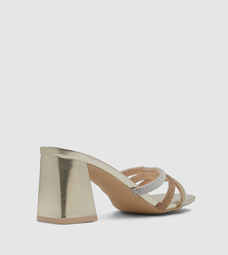 صندل كعب بمقدمة مفتوحة