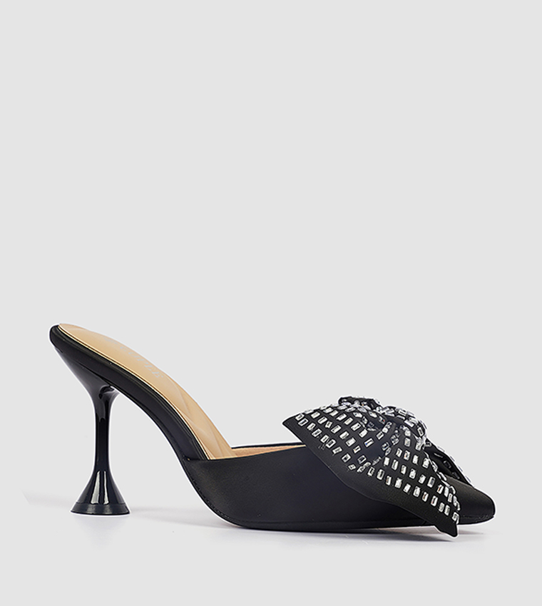 Bow Detail Pumps