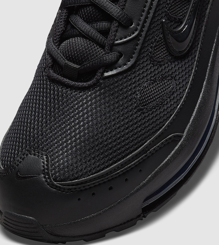 Air Max Low Top Sneakers