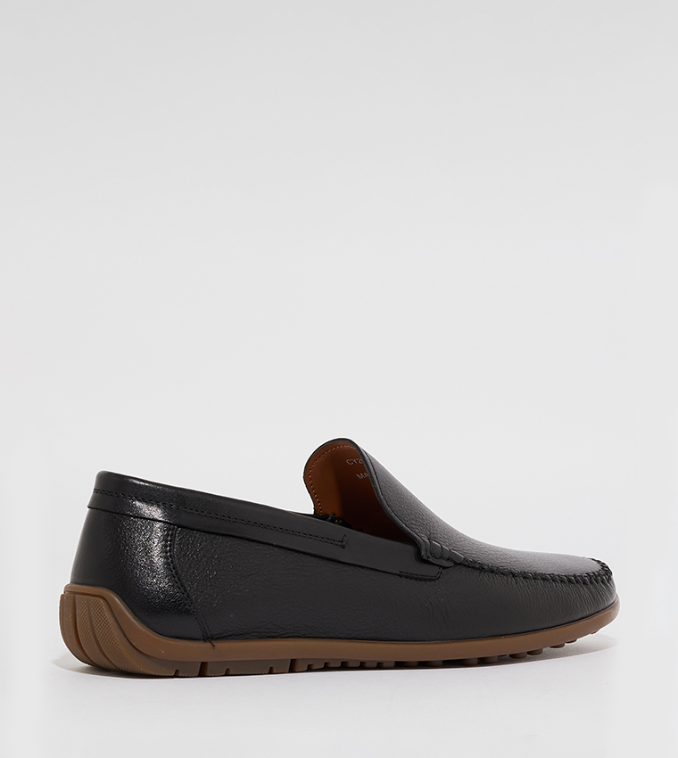 ARTHUR Textured Slip-On Loafers