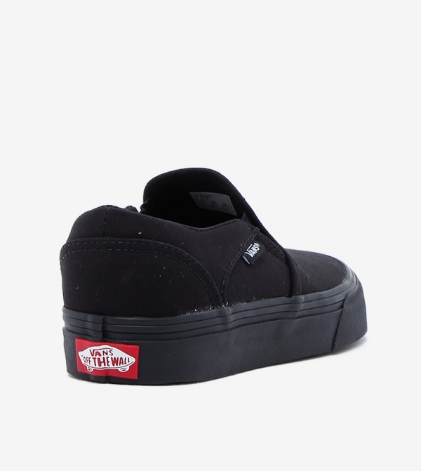 vans shoes locations near me