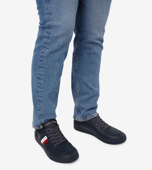 th core signature vulcanised trainers