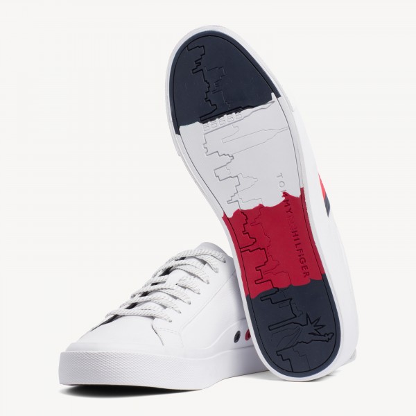 tommy hilfiger flag detail leather sneaker in white