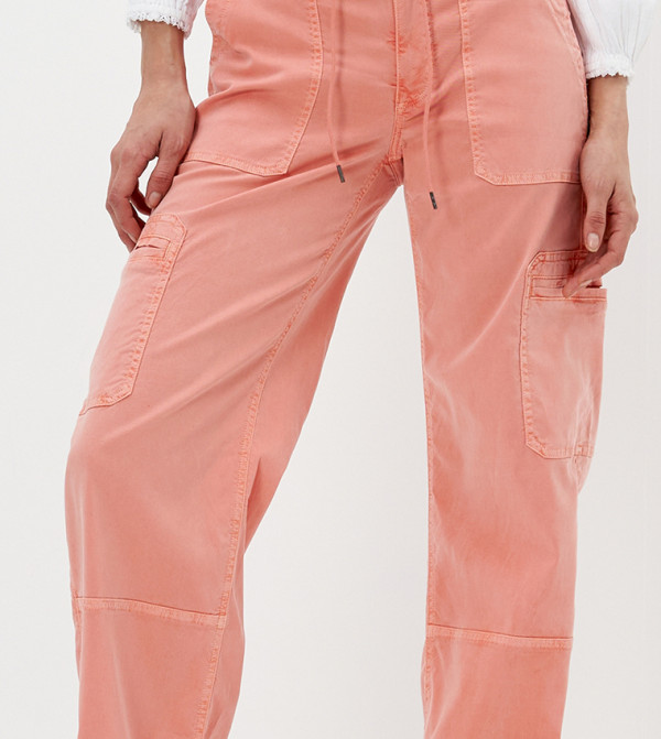 أميريكان أيغل أميريكان أيغل - لون مرجاني  بنطال كاجوال