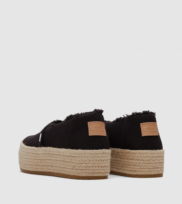 تومز  Slip-Ons - أسود سهل الارتداء
