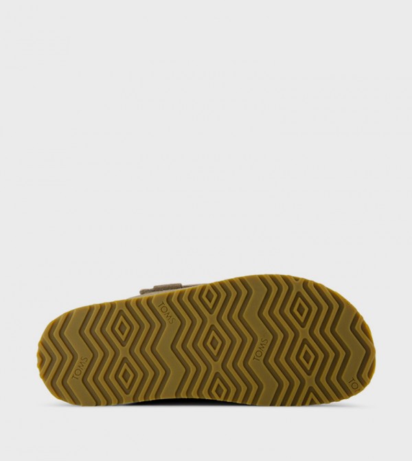 تومز تومز - بني  صنادل كاجوال