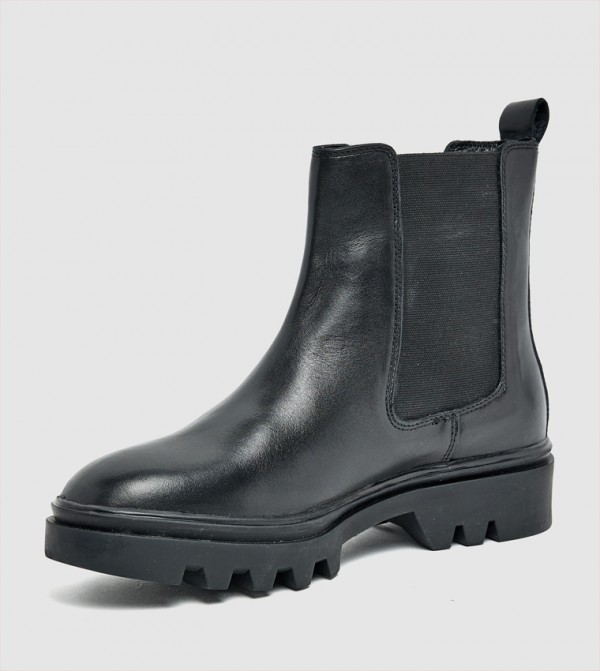 Hush Puppies  Ankle Boots - Black Ankle length Boots