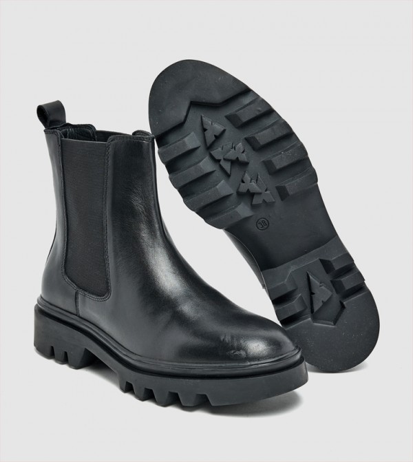 Hush Puppies  Ankle Boots - Black Ankle length Boots