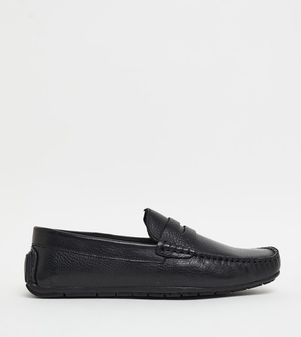 Hush Puppies  Loafers & Moccasins - Black undefined