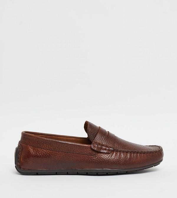 Hush Puppies Loafers & Moccasins - Tan undefined