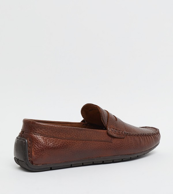 Hush Puppies Loafers & Moccasins - Tan undefined